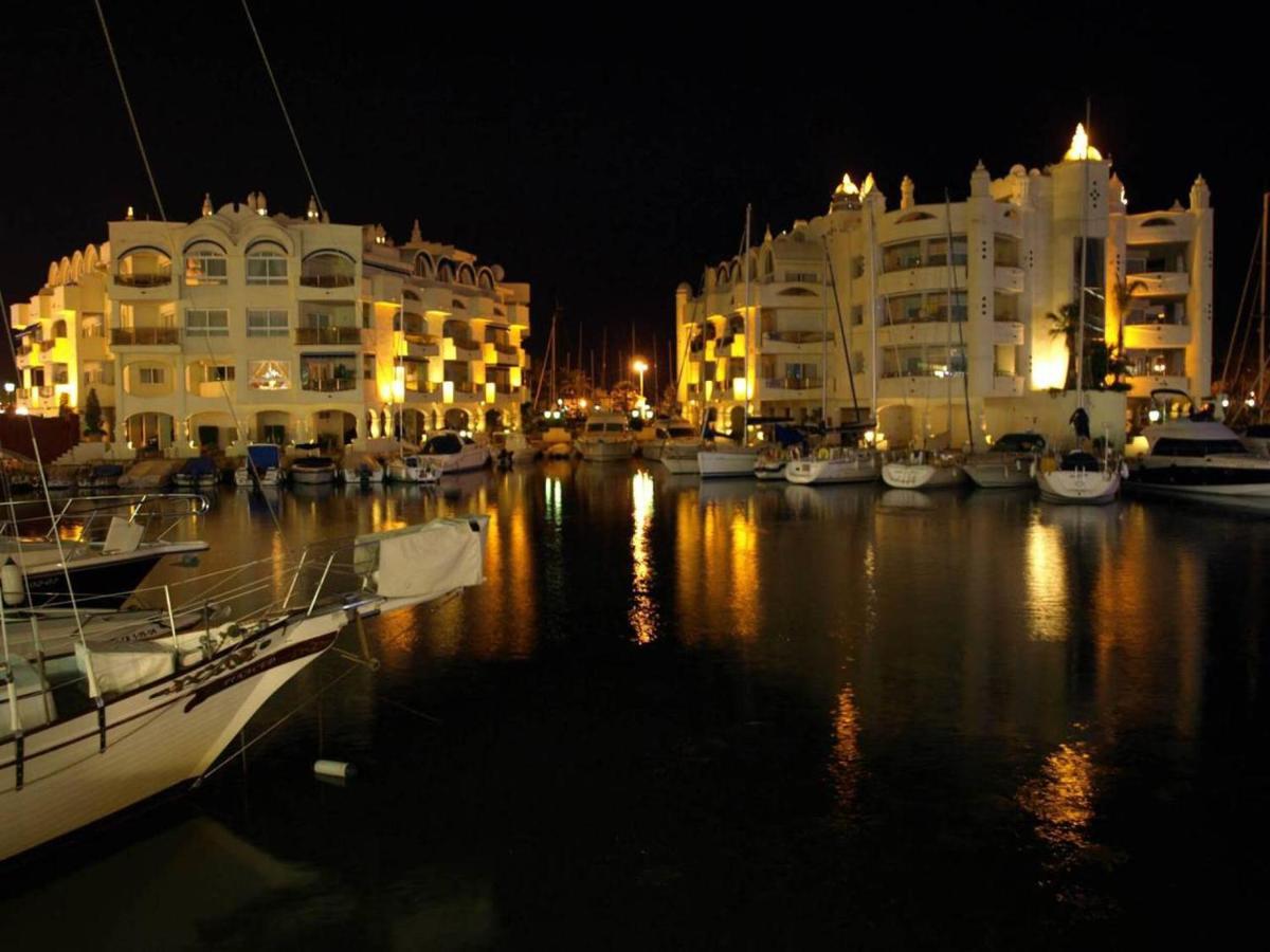 Cozy Corner 2 Bedroom Apartment On New Island Complex In Marina Harbour ベナルマデナ エクステリア 写真