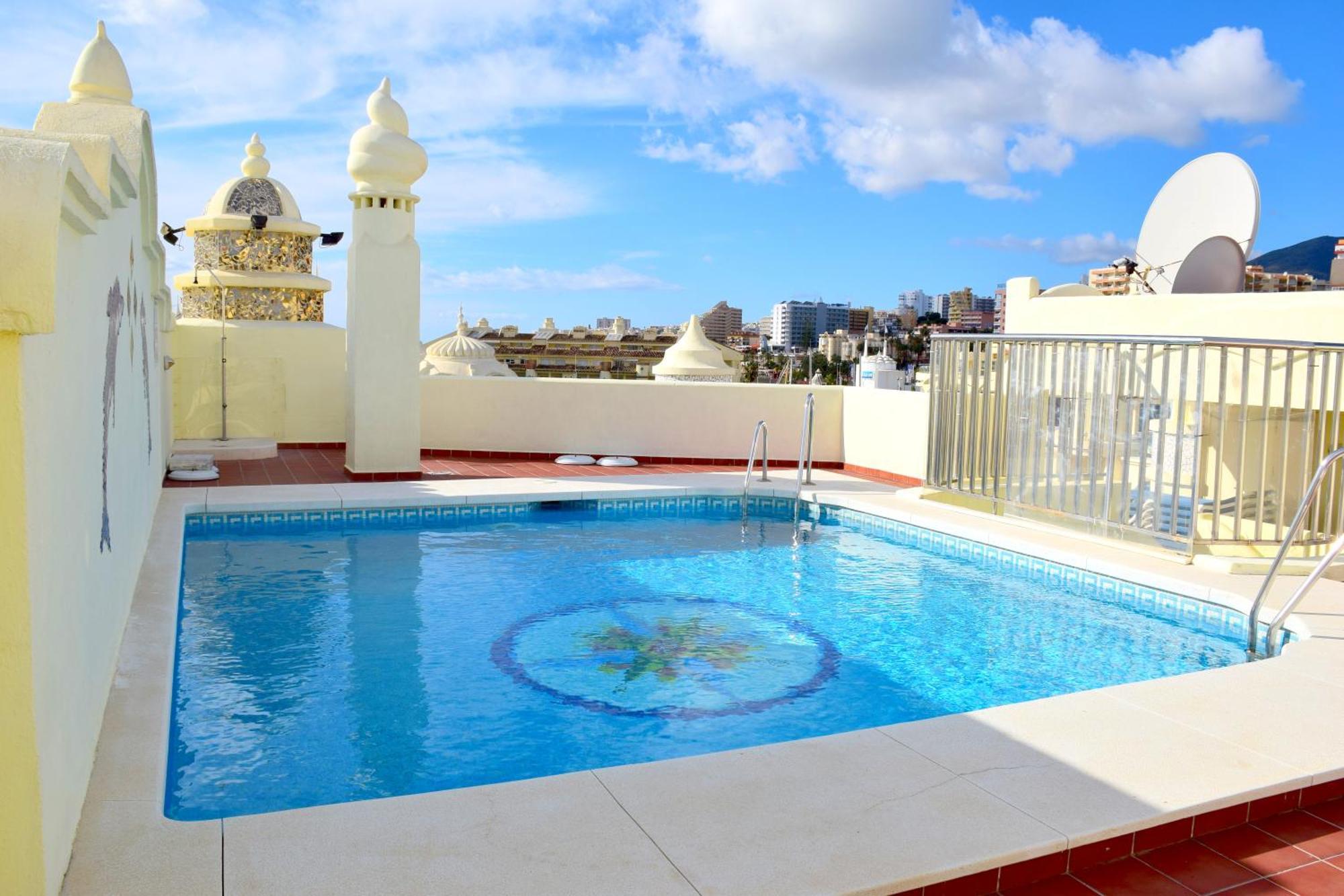 Cozy Corner 2 Bedroom Apartment On New Island Complex In Marina Harbour ベナルマデナ エクステリア 写真
