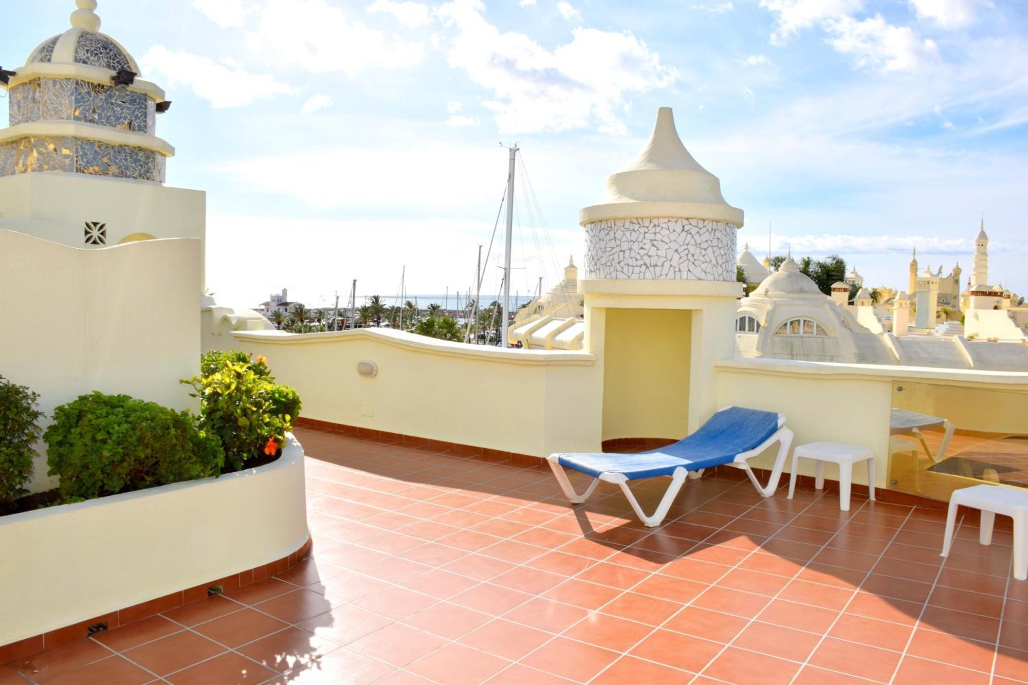 Cozy Corner 2 Bedroom Apartment On New Island Complex In Marina Harbour ベナルマデナ エクステリア 写真